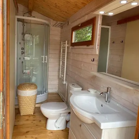 Holiday home Piscine Bord De Foret