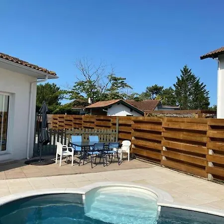 Piscine Bord De Foret Ferienhaus